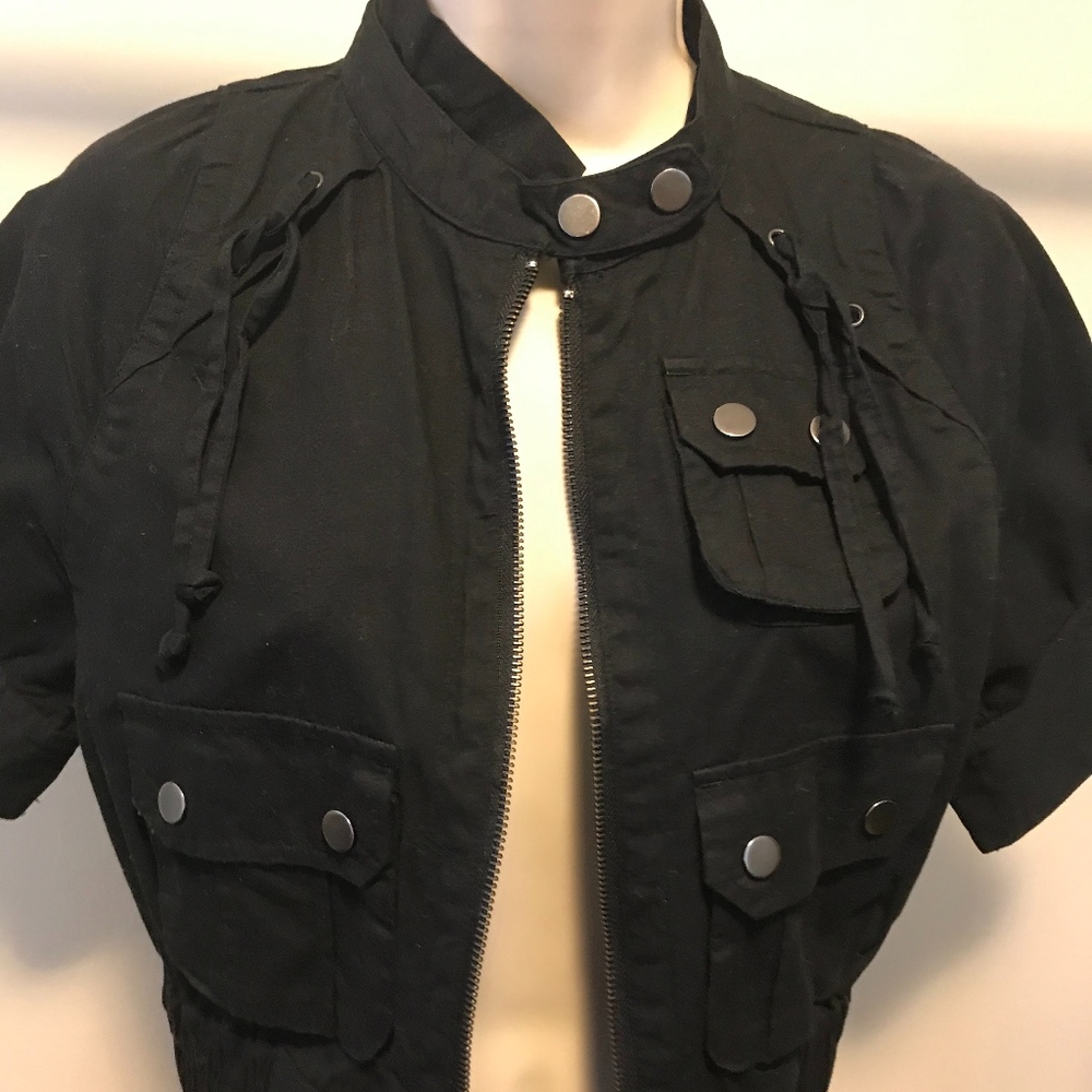 Cropped Short Sleeved Jacket